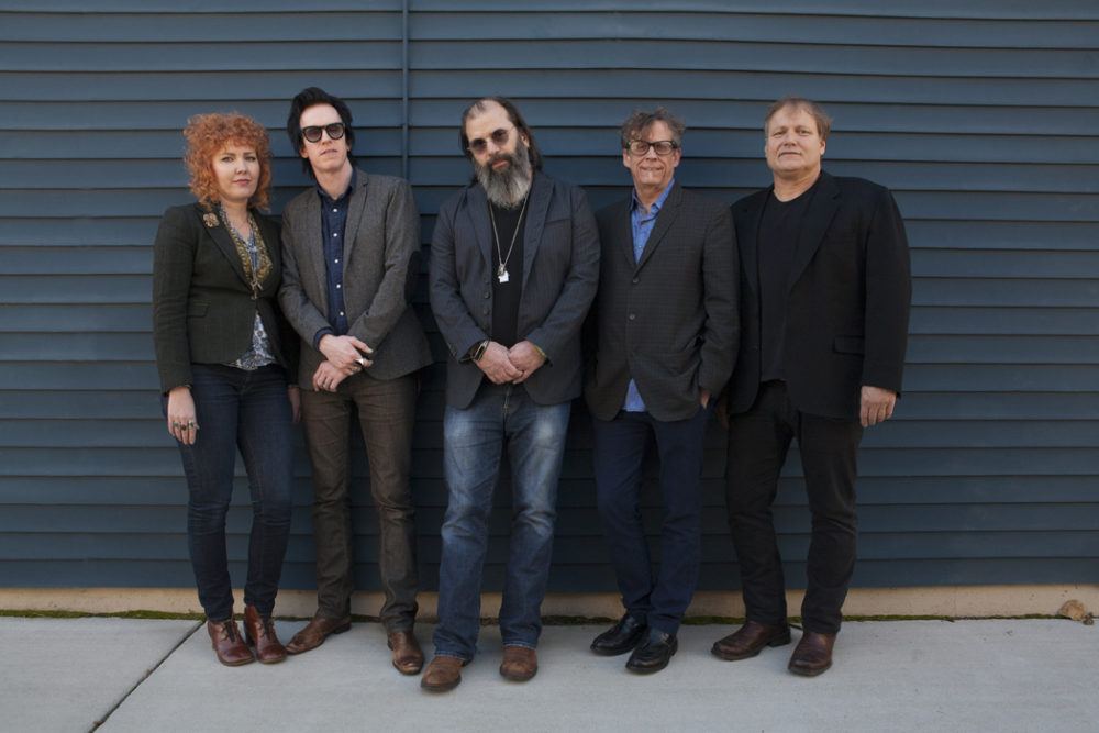Steve Earle and the Dukes. Photo by Ted Barron.